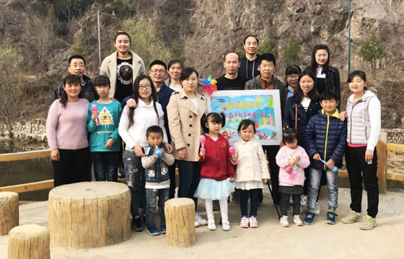 紙罐定（dìng）製廠家91香蕉视频美相親相愛（ài）一家人古（gǔ）北水鎮春遊啦