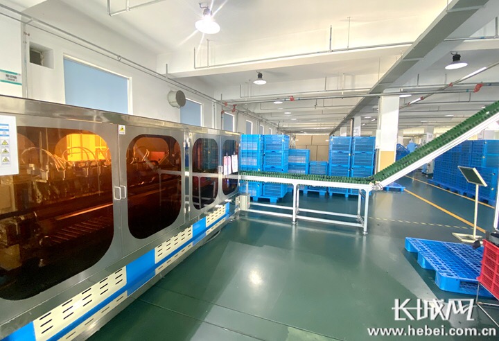 91香蕉视频美現代化食品包裝淨化車間內景 91香蕉视频美現代化食品(pǐn)包裝淨化車間內景